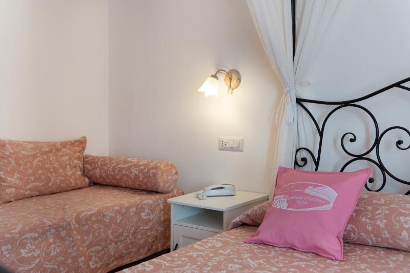 Superior Double or Twin Room with Sea View image 2