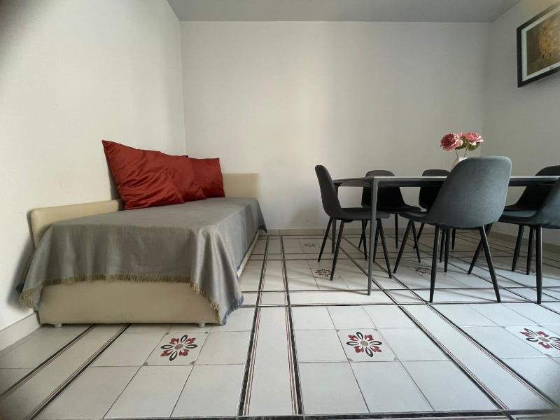 Family Room image 2