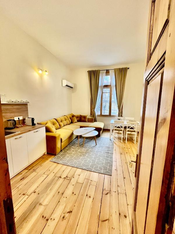 SKYLER VINTAGE APARTMENTS - image 20