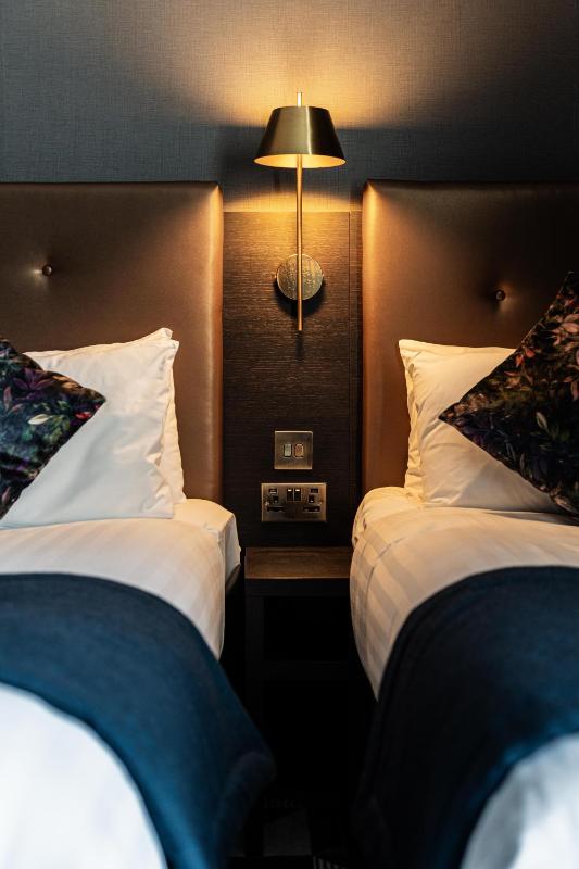 Quadruple Room image 1