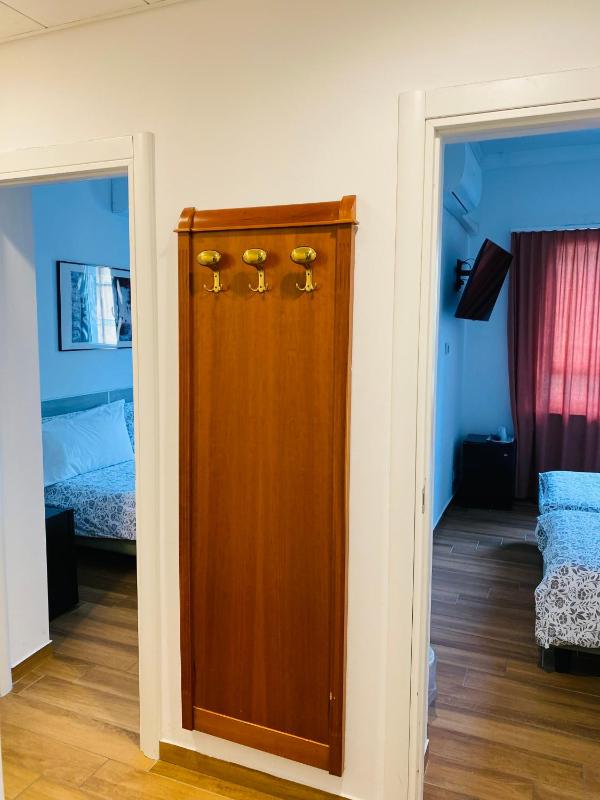 Quadruple Room image 4