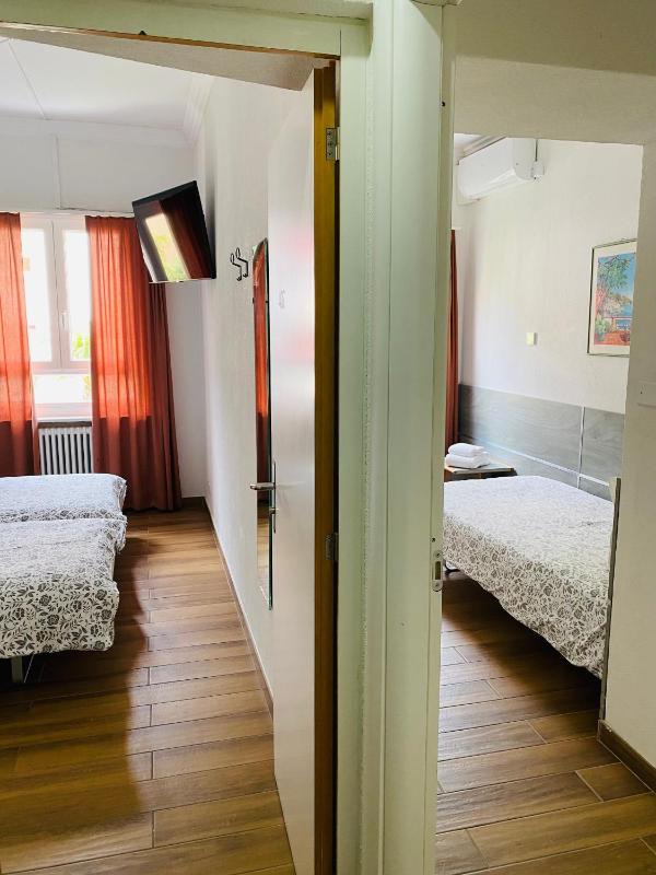 Triple Room image 3