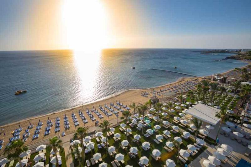 Double or Twin Room with Front Sea View image 1