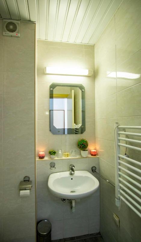 Twin Room image 1
