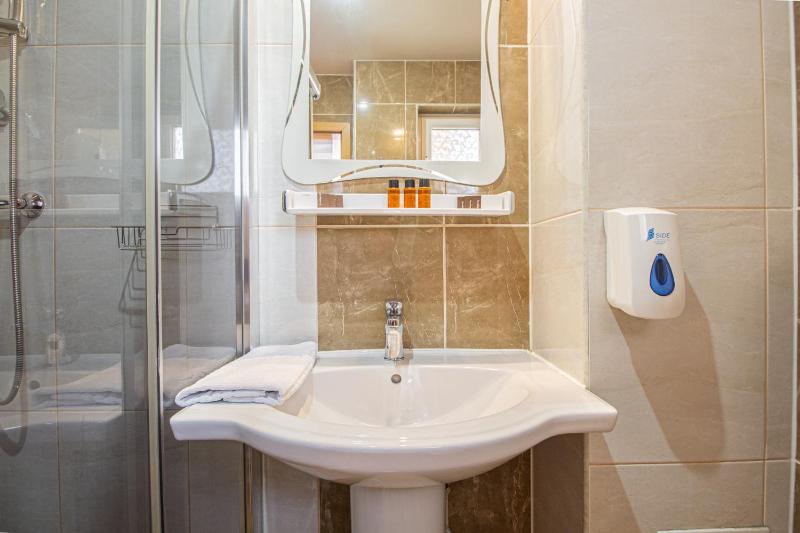 Double Room image 2
