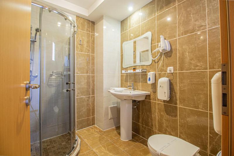 Double Room image 4