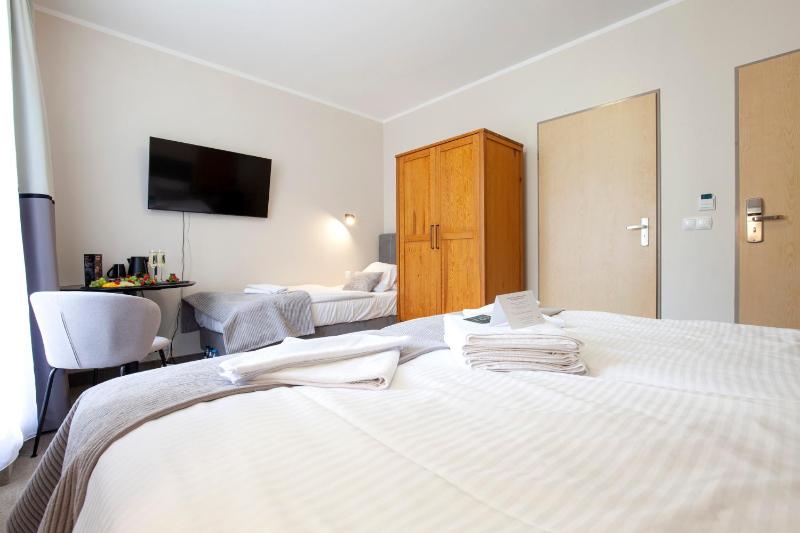 Classic Triple Room image 4
