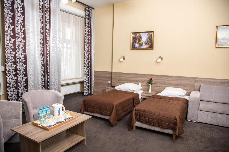 Deluxe Triple Room image 1