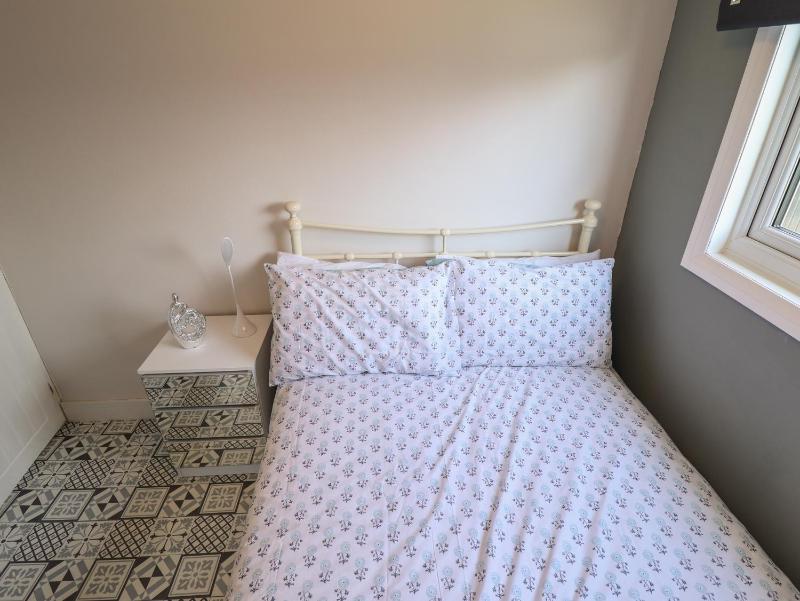 23 Cherry Park - image 4