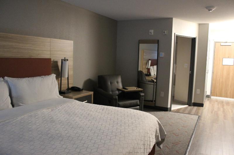 Superior King Suite - Non-Smoking image 4