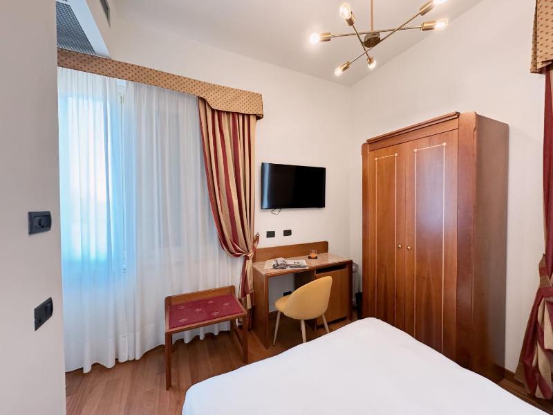 French Bed Room image 3