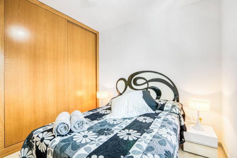Apartment with beautiful views - image 23