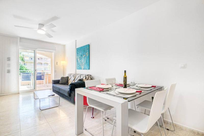Apartment with beautiful views - image 17