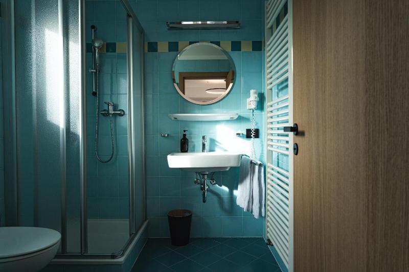 One-Bedroom Apartment image 3