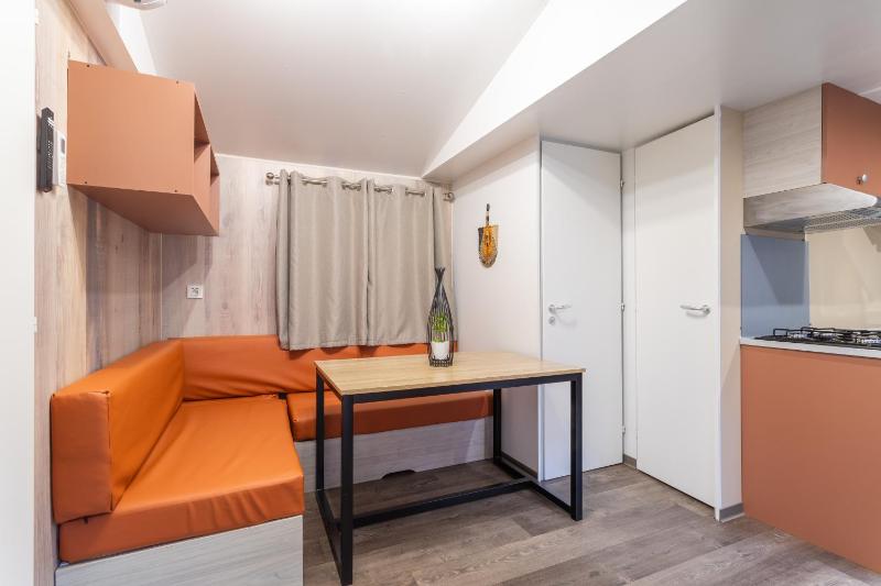 Five-Bedroom Cottage Privilège (10-14  Adults) image 3