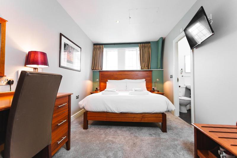 Double Room image 1