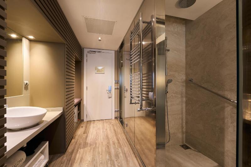 Junior Suite with Terrace image 2