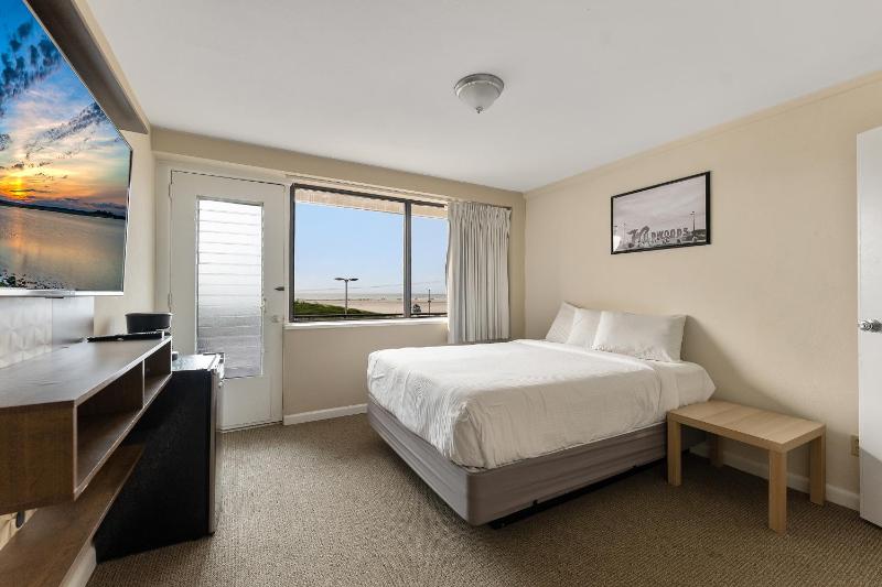 Standard Queen Room image 4