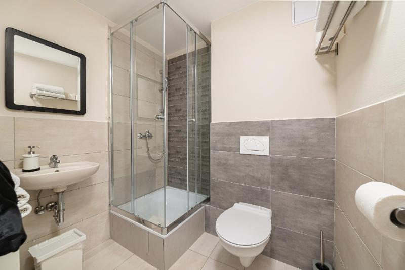 Double Room with Private Bathroom image 2
