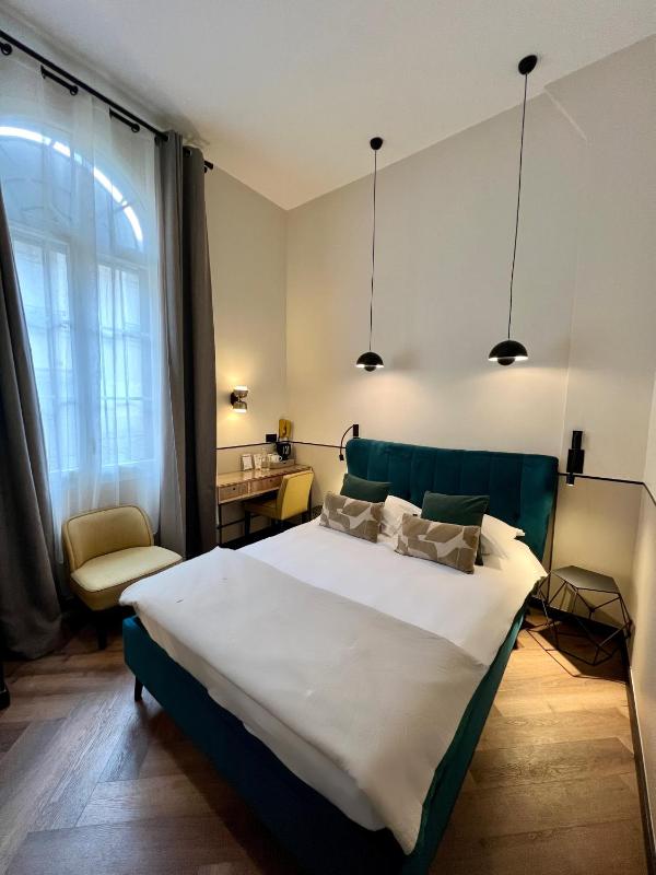 Superior Double Room image 3