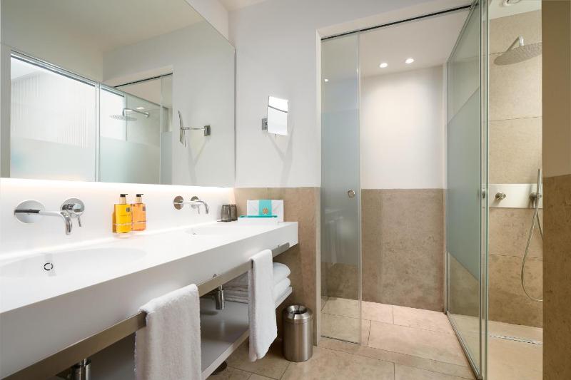 Premium with terrace image 1