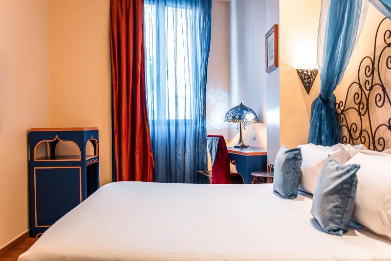 Superior Double Room image 4