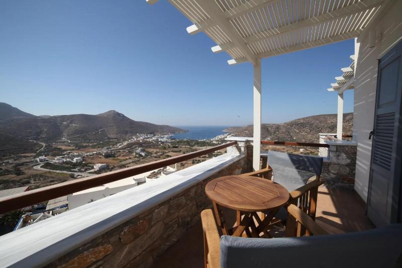 Deluxe Double Room with Balcony and Sea View image 1