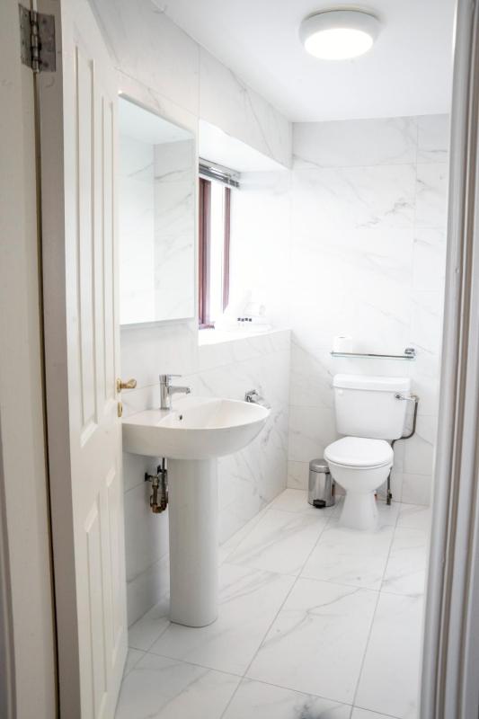 Deluxe Double Room image 2