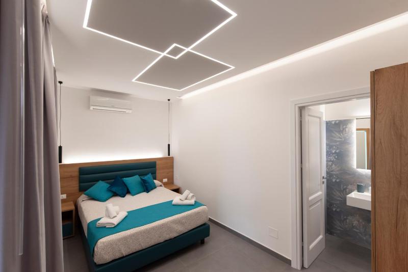 Double Room with Patio image 2