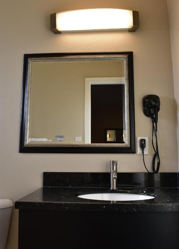 Deluxe King Room - Non-Smoking image 2