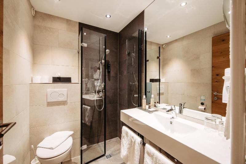 Business Double Room image 4