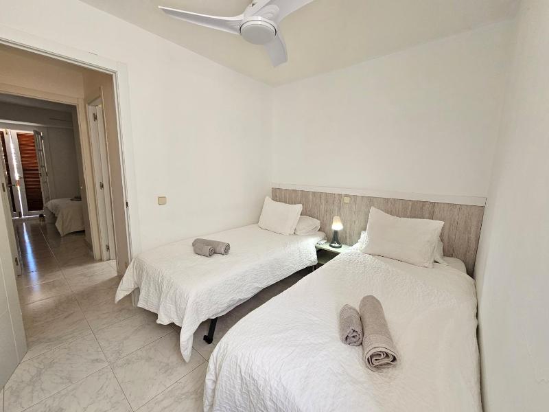 Spacious Family Duplex with Access to the Pool - image 20