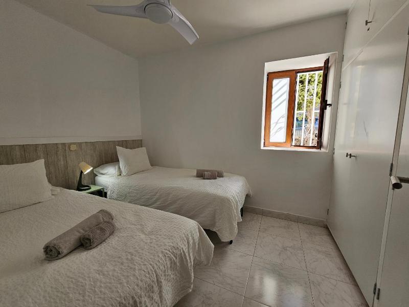 Spacious Family Duplex with Access to the Pool - image 26