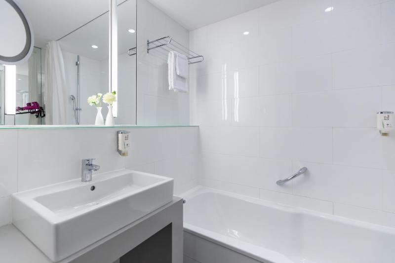 Economy Single Room image 2