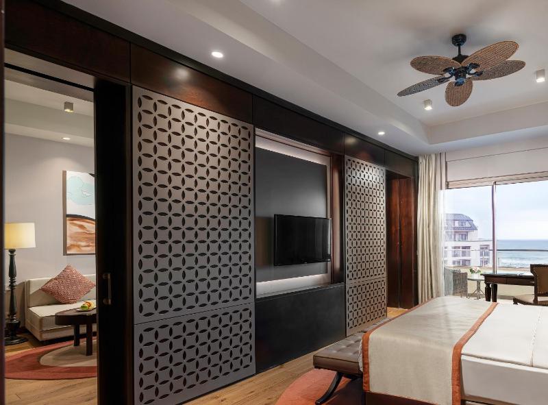 Suite with Sea View image 4