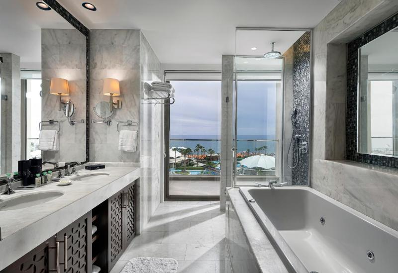Palazzo Suite with Sea View image 4
