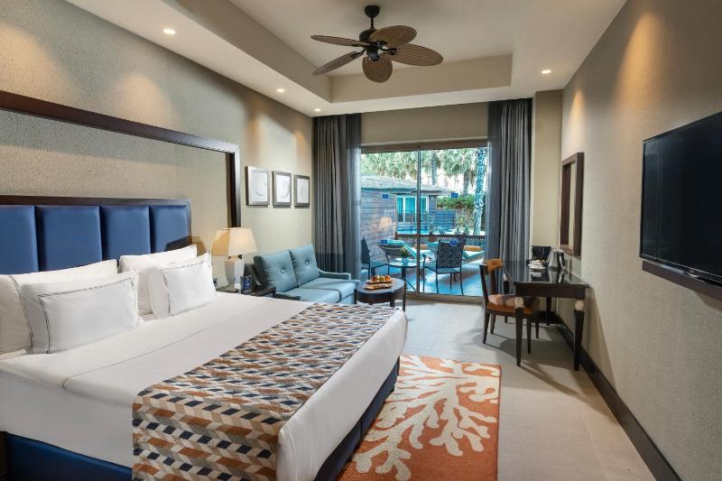Superior Double Room with Pool Access image 3