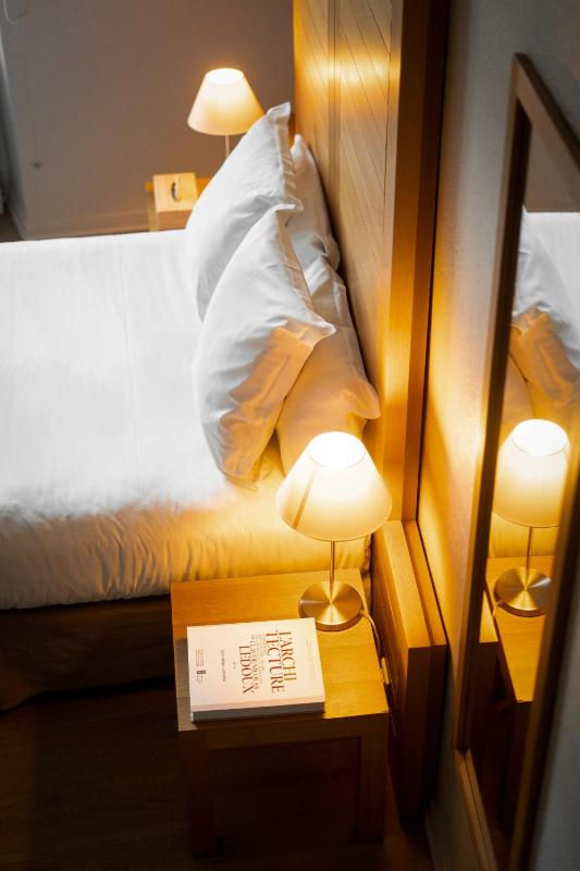 Double Room image 3