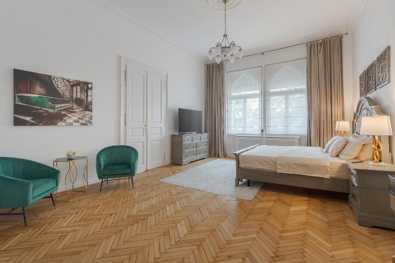 UNIQUE Experience - Palat istoric Oradea -Ultraelegant și spațios - image 14