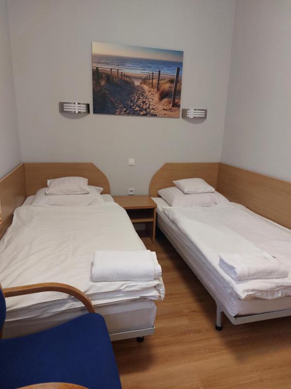 Twin Room image 1