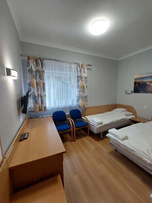 Twin Room image 2