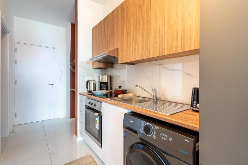 Arion 1-Bedroom Apartment in Larnaca - image 4
