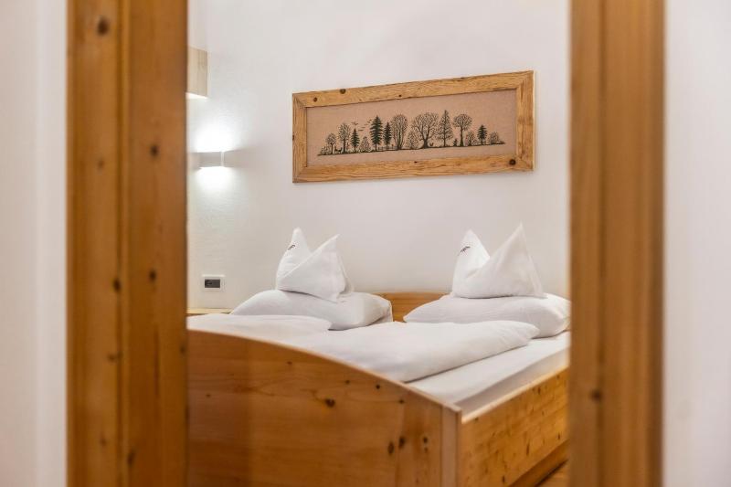 One-Bedroom Apartment with Mountain View image 4
