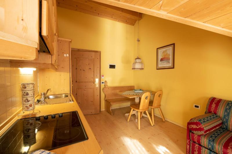 One-Bedroom Apartment with Mountain View image 3