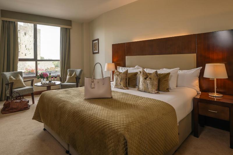 Deluxe Double Room image 3