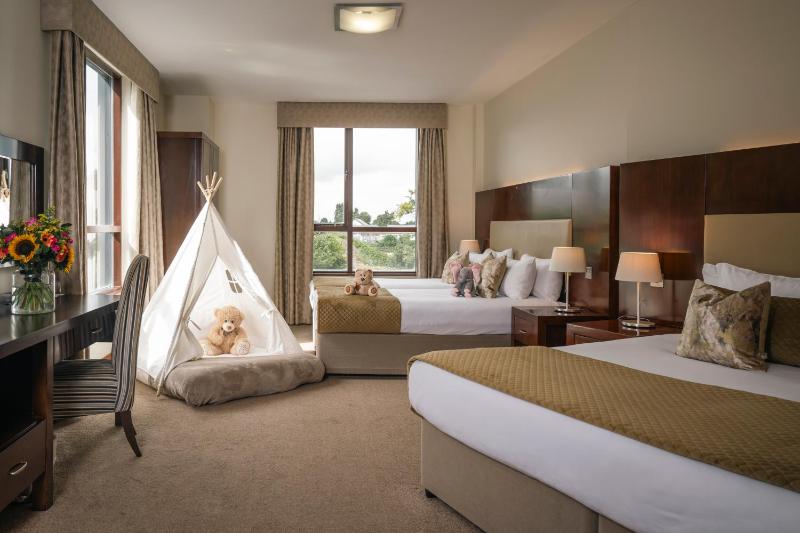 Deluxe Triple Room image 1