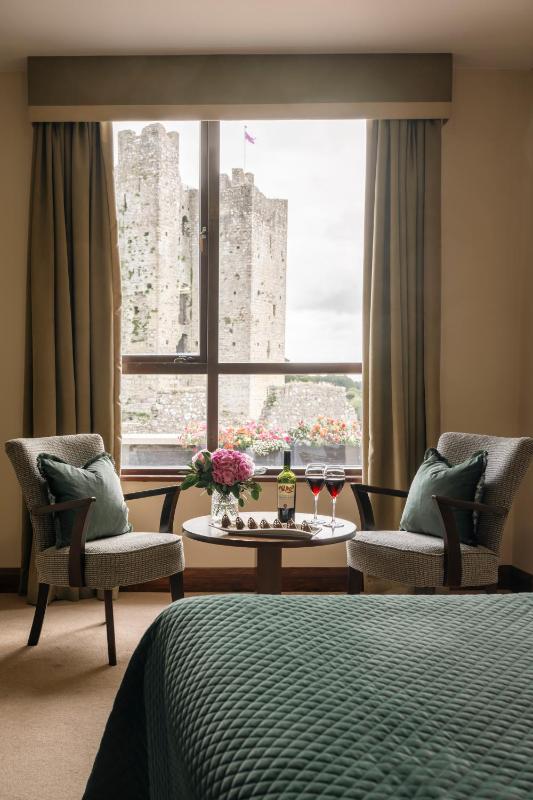 Executive Room  image 3