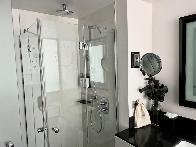 Luxury Double Room image 3