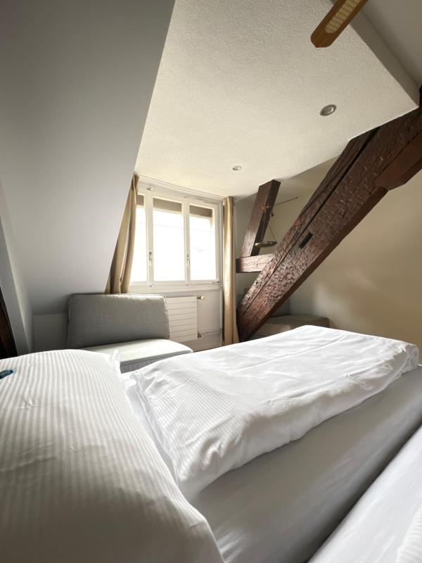 Double Room image 4