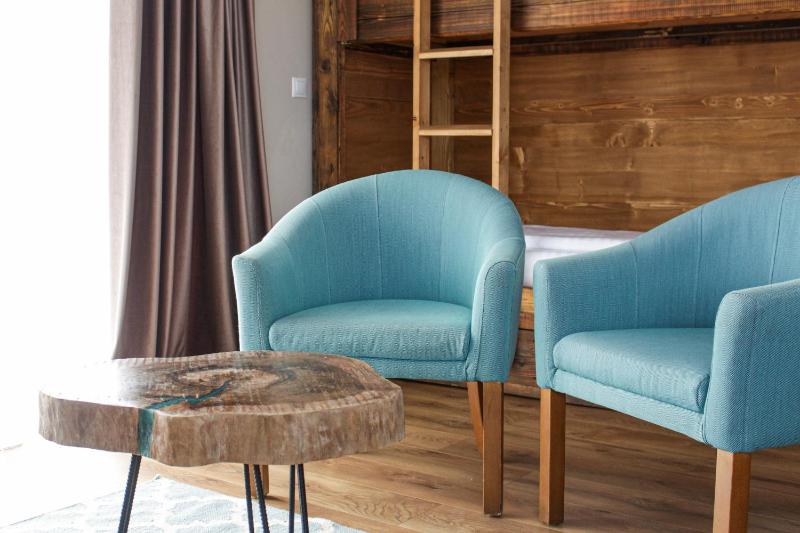 Deluxe Family Room image 3